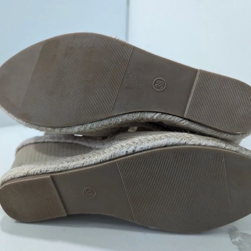 Source Unknown women espadrille